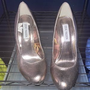 Steve Madden Bronze round toe pump Size 7.5